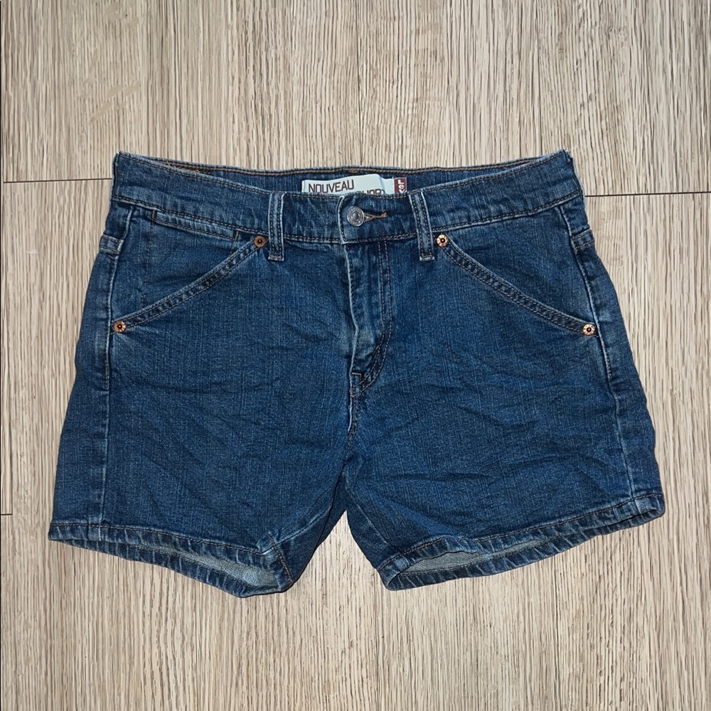 Levi’s size 6 Blue Denim Shorts